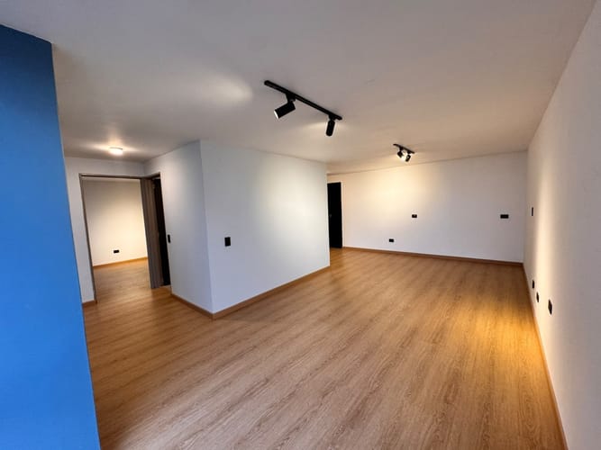 Apartamento de 2 alcobas en venta en Las Nieves, Bogotá, 71 m² · foto 3 de 12