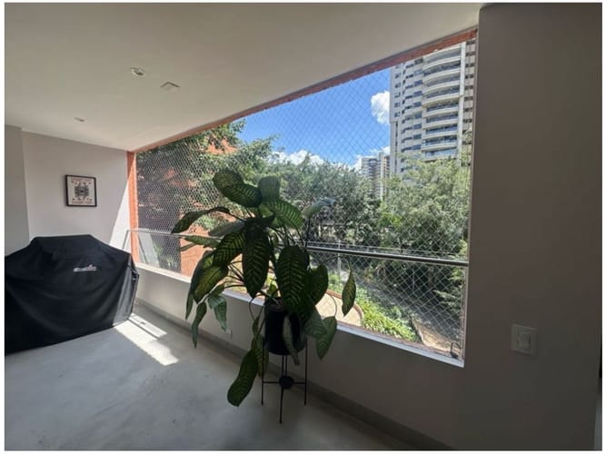 Apartamento de 3 alcobas en venta en Milla De Oro, Medellín, 192 m² · foto 2 de 15