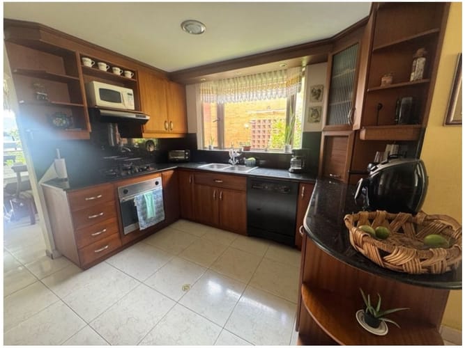 Casa de 3 alcobas en venta en Altos Del Poblado, Medellín, 345 m² · foto 9 de 17