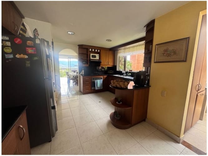 Casa de 3 alcobas en venta en Altos Del Poblado, Medellín, 345 m² · foto 11 de 17