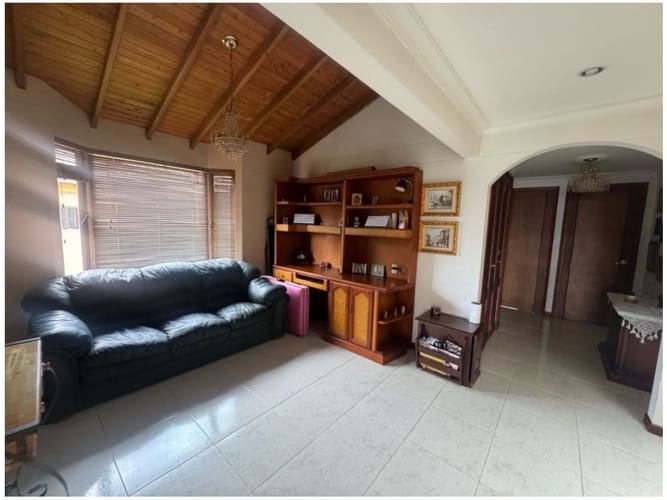 Casa de 3 alcobas en venta en Altos Del Poblado, Medellín, 345 m² · foto 13 de 17