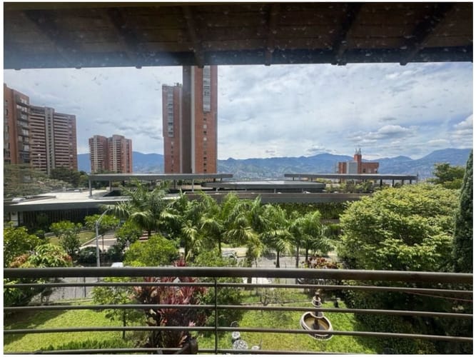 Casa de 3 alcobas en venta en Altos Del Poblado, Medellín, 345 m² · foto 15 de 17