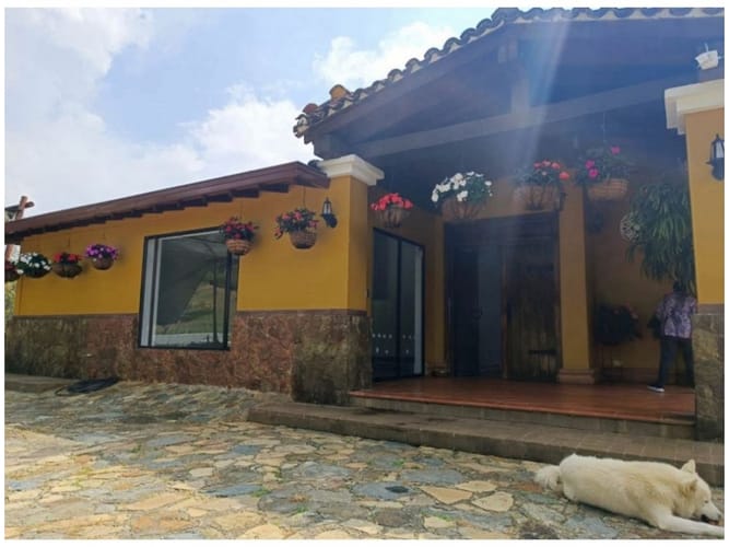 Casa de 3 alcobas en venta en Urquita, Medellín, 460 m² · foto 5 de 24