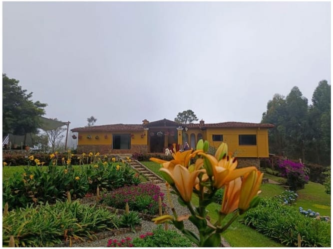 Casa de 3 alcobas en venta en Urquita, Medellín, 460 m² · foto 7 de 24
