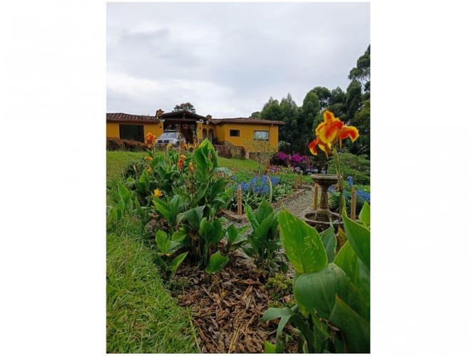 Casa de 3 alcobas en venta en Urquita, Medellín, 460 m² · foto 9 de 24