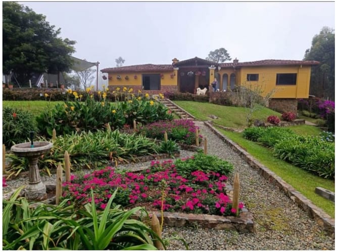 Casa de 3 alcobas en venta en Urquita, Medellín, 460 m² · foto 20 de 24