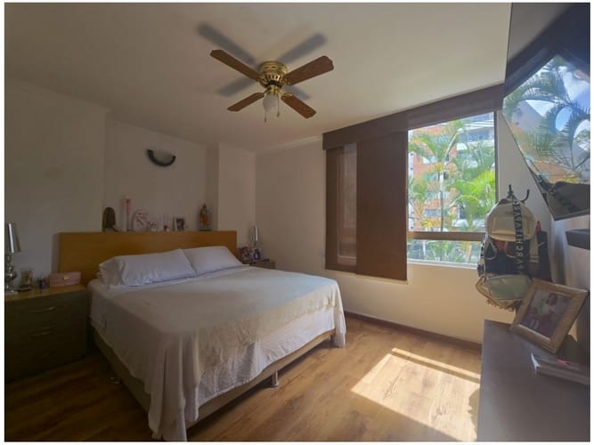 Apartamento de 4 alcobas en venta en Loma De Los Bernal, Medellín, 120 m² · foto 11 de 20