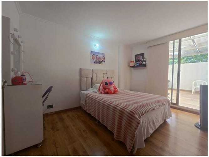 Apartamento de 4 alcobas en venta en Loma De Los Bernal, Medellín, 120 m² · foto 14 de 20