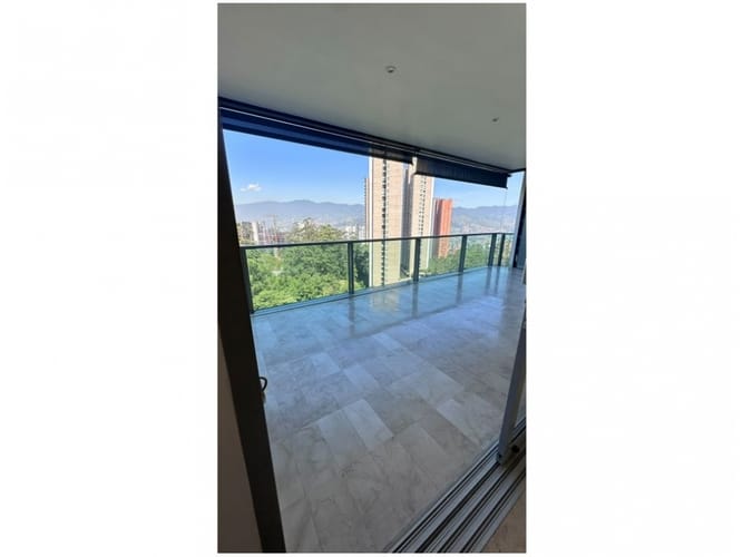 Apartamento de 3 alcobas en venta en El Poblado, Medellín, 245 m² · foto 1 de 17