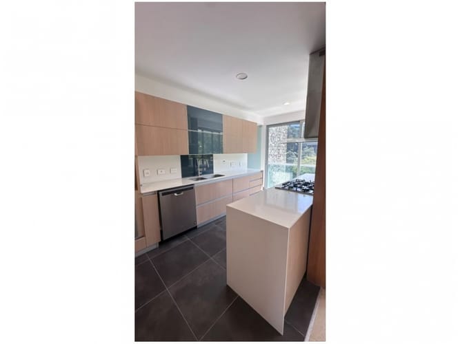 Apartamento de 3 alcobas en venta en El Poblado, Medellín, 245 m² · foto 3 de 17