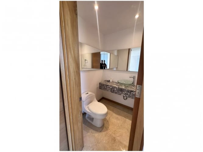 Apartamento de 3 alcobas en venta en El Poblado, Medellín, 245 m² · foto 9 de 17
