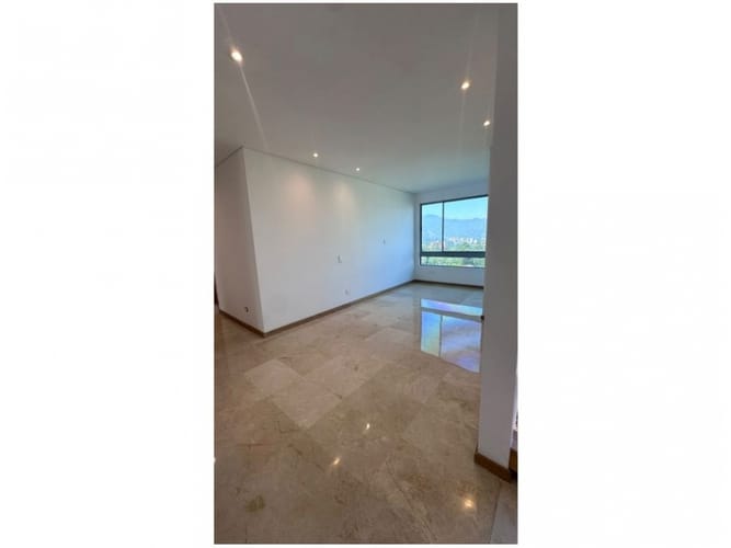 Apartamento de 3 alcobas en venta en El Poblado, Medellín, 245 m² · foto 10 de 17