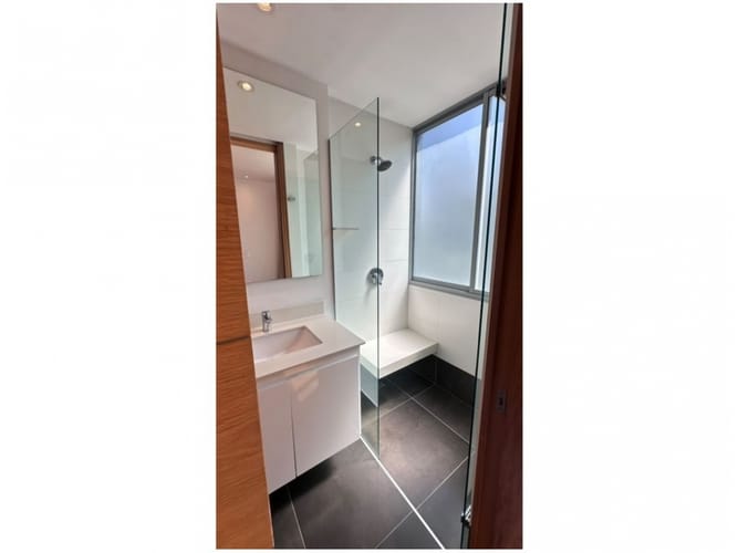 Apartamento de 3 alcobas en venta en El Poblado, Medellín, 245 m² · foto 12 de 17