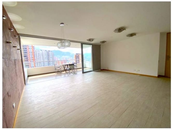 Apartamento de 3 alcobas en venta en Loma Del Esmeraldal, Envigado, 169 m² · foto 2 de 24