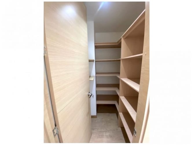 Apartamento de 3 alcobas en venta en Loma Del Esmeraldal, Envigado, 169 m² · foto 16 de 24