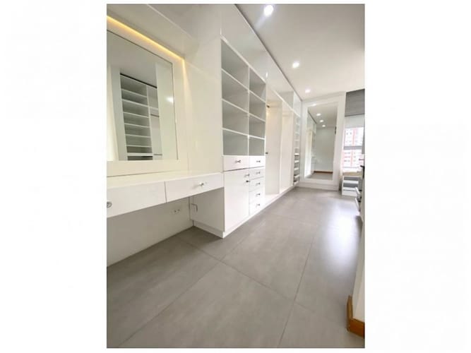 Apartamento de 3 alcobas en venta en Loma Del Esmeraldal, Envigado, 169 m² · foto 18 de 24