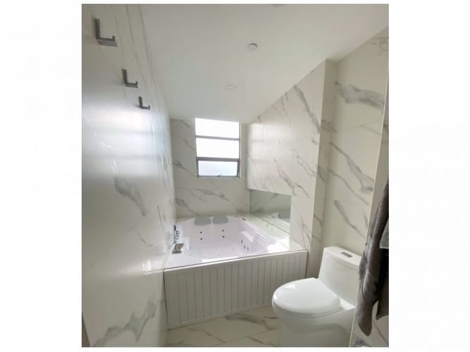 Apartamento de 3 alcobas en venta en Loma Del Esmeraldal, Envigado, 169 m² · foto 20 de 24