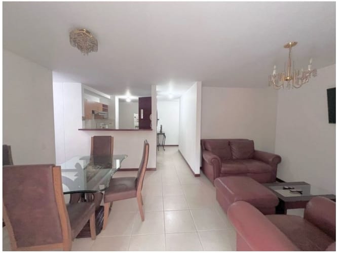 Apartamento de 2 alcobas en venta en El Poblado, Medellín, 121 m² · foto 2 de 18