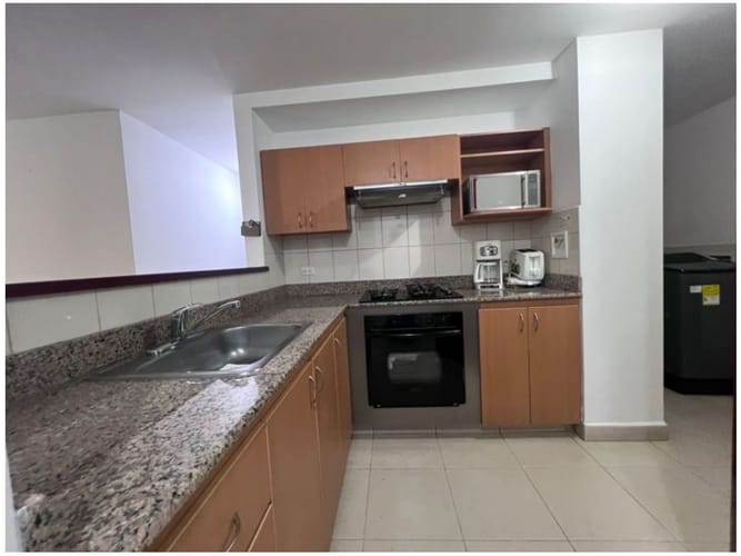 Apartamento de 2 alcobas en venta en El Poblado, Medellín, 121 m² · foto 5 de 18