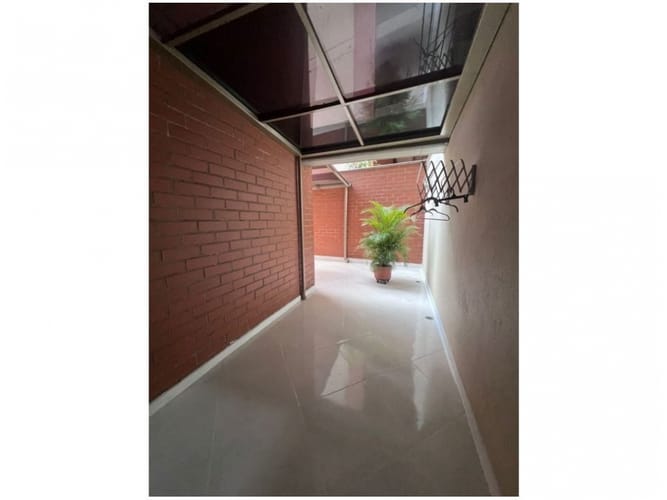 Apartamento de 2 alcobas en venta en El Poblado, Medellín, 121 m² · foto 7 de 18