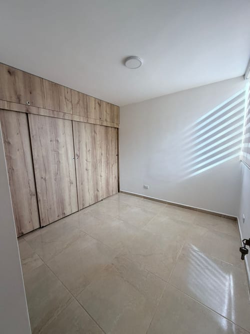 Apartamento de 3 alcobas en venta en Llano Grande, Rionegro, 55 m² · foto 2 de 14