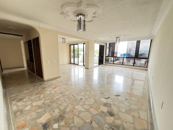 Apartamento de 3 alcobas en venta en Cabecera Del Llano, Bucaramanga, 135 m² · foto 2 de 20