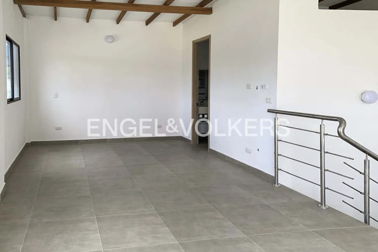 Casa de 4 alcobas en venta en Barro Blanco, Rionegro, 220 m² · foto 6 de 6