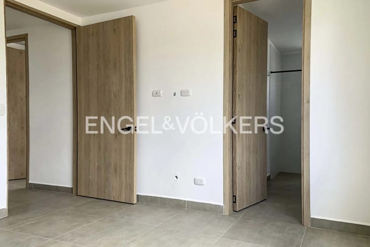Casa de 4 alcobas en venta en Barro Blanco, Rionegro, 220 m² · foto 5 de 6
