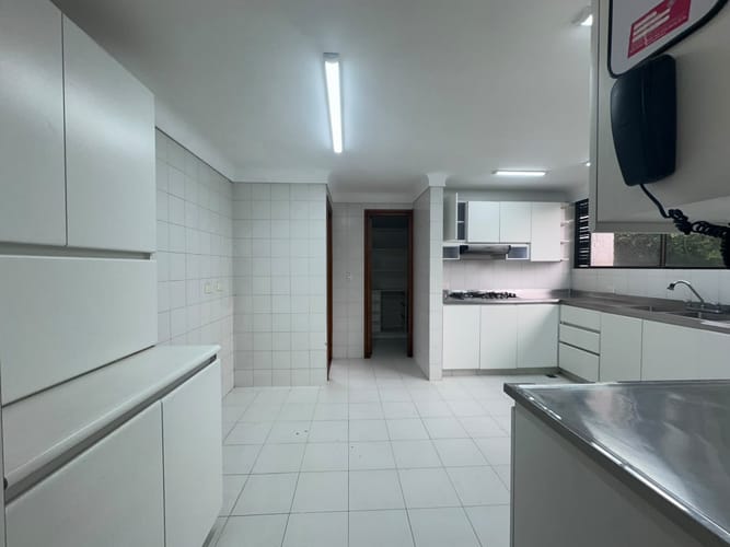 Apartamento de 4 alcobas en arriendo en El Poblado, Sabaneta, 400 m² · foto 6 de 19
