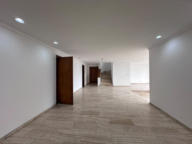 Apartamento de 4 alcobas en arriendo en El Poblado, Sabaneta, 400 m² · foto 14 de 19