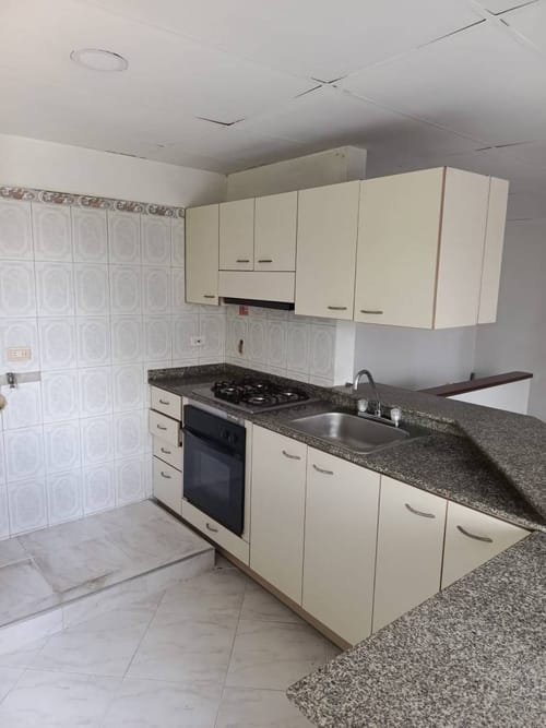 Apartamento en arriendo en El Velódromo, Medellín, 84 m² · foto 4 de 14