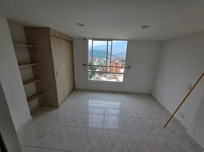 Apartaestudio en arriendo en Villa Hermosa, Medellín, 55 m² · foto 2 de 14