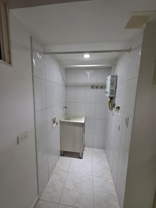 Apartaestudio en arriendo en Villa Hermosa, Medellín, 55 m² · foto 13 de 14
