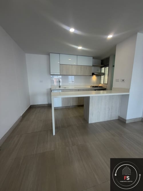 Apartamento de 2 alcobas en arriendo en Los Alcazares, Sabaneta, 75 m² · foto 3 de 22