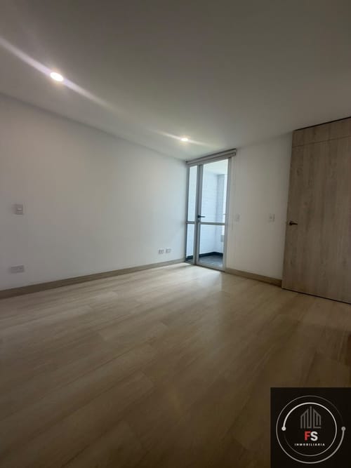 Apartamento de 2 alcobas en arriendo en Los Alcazares, Sabaneta, 75 m² · foto 12 de 22