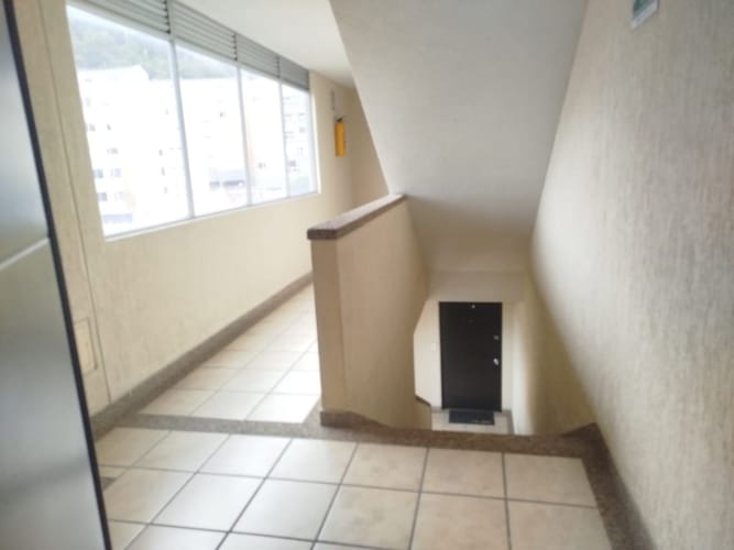Apartamento de 3 alcobas en arriendo en El Redil, Bogotá, 88 m² · foto 2 de 17