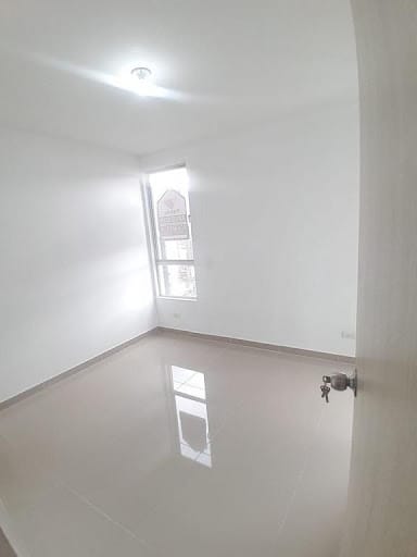 Apartamento de 3 alcobas en arriendo en Calle Larga, Sabaneta, 65 m² · foto 2 de 11