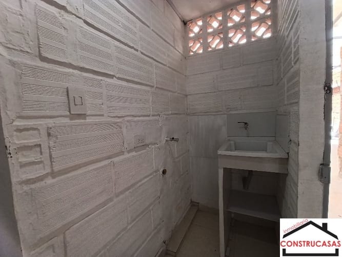 Apartamento de 2 alcobas en arriendo en Asturias, Itagüí, 40 m² · foto 9 de 17