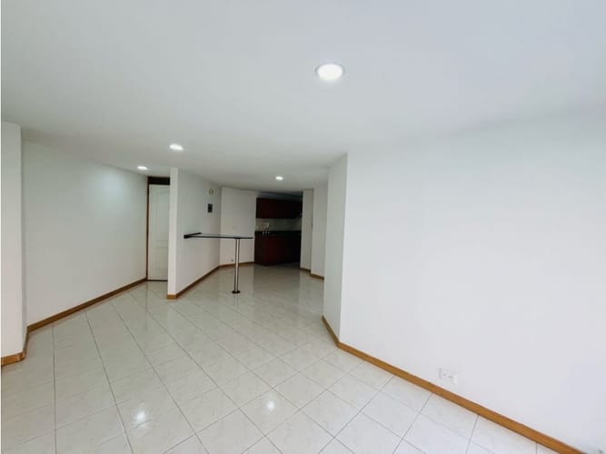 Apartamento de 1 alcoba en arriendo en Loma Del Indio, Medellín, 46 m² · foto 3 de 23