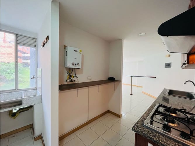Apartamento de 1 alcoba en arriendo en Loma Del Indio, Medellín, 46 m² · foto 11 de 23