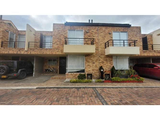 Casa de 3 alcobas en venta en Diamante Occidental, Mosquera, 110 m² · foto 1 de 22