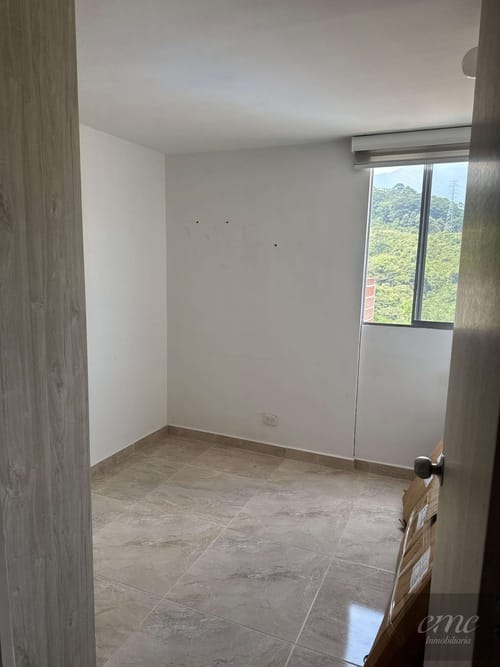 Apartamento de 3 alcobas en arriendo en San Jose, Sabaneta, 55 m² · foto 5 de 9