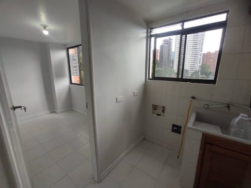 Apartaestudio en arriendo en San Lucas, Medellín, 120 m² · foto 12 de 17