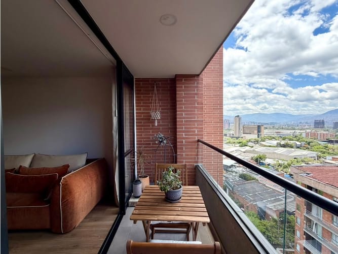 Apartamento de 2 alcobas en venta en La Magnolia, Envigado, 70 m² · foto 3 de 10