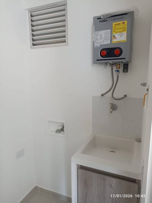 Apartamento de 3 alcobas en venta en Suramérica, Itagüí, 63 m² · foto 11 de 15