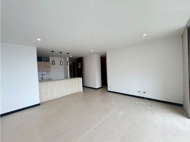 Apartamento de 3 alcobas en arriendo en Loma De Los Gonzalez, Medellín, 124 m² · foto 6 de 20