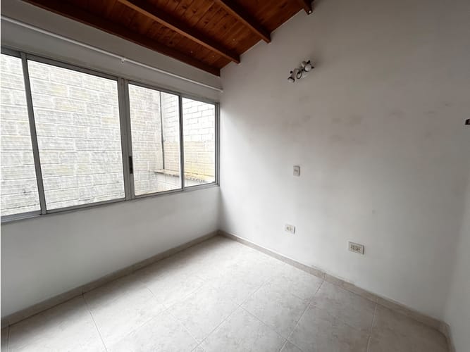 Casa de 4 alcobas en arriendo en La Pilarica, Medellín, 110 m² · foto 10 de 23