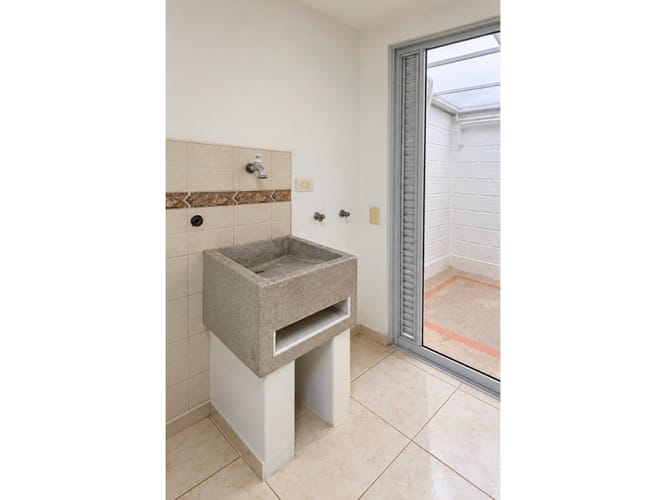 Casa de 4 alcobas en arriendo en La Pilarica, Medellín, 110 m² · foto 20 de 23