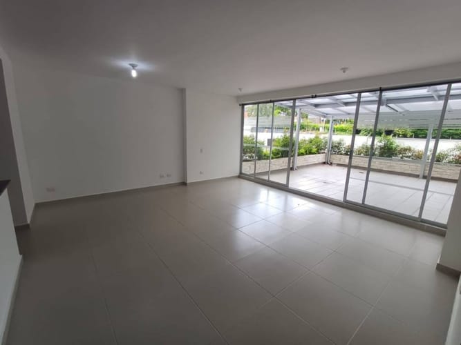 Apartamento de 3 alcobas en arriendo en Abadías, Floridablanca, 95 m² · foto 3 de 21