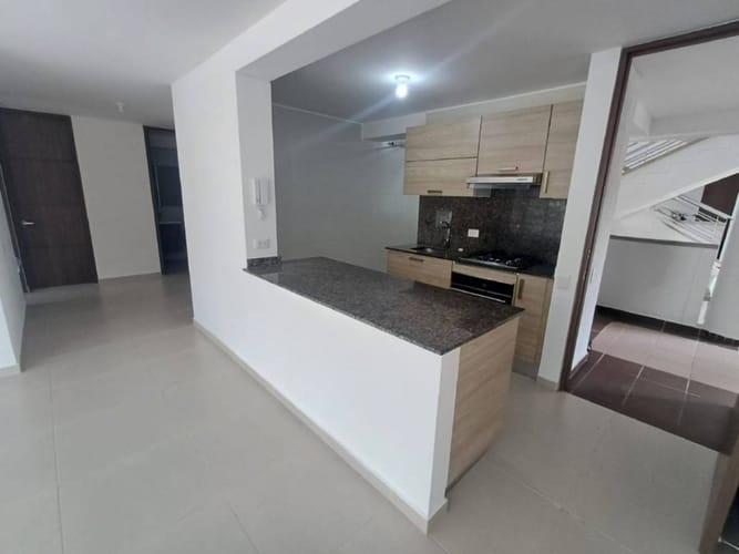 Apartamento de 3 alcobas en arriendo en Abadías, Floridablanca, 95 m² · foto 4 de 21